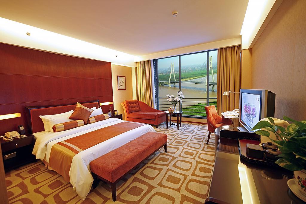 Runyang Huanlong Hotel 전장 외부 사진