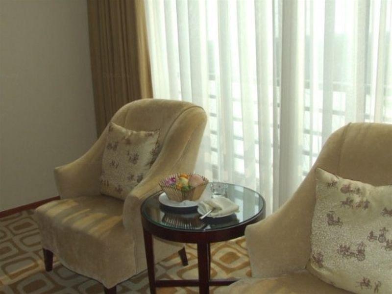 Runyang Huanlong Hotel 전장 외부 사진